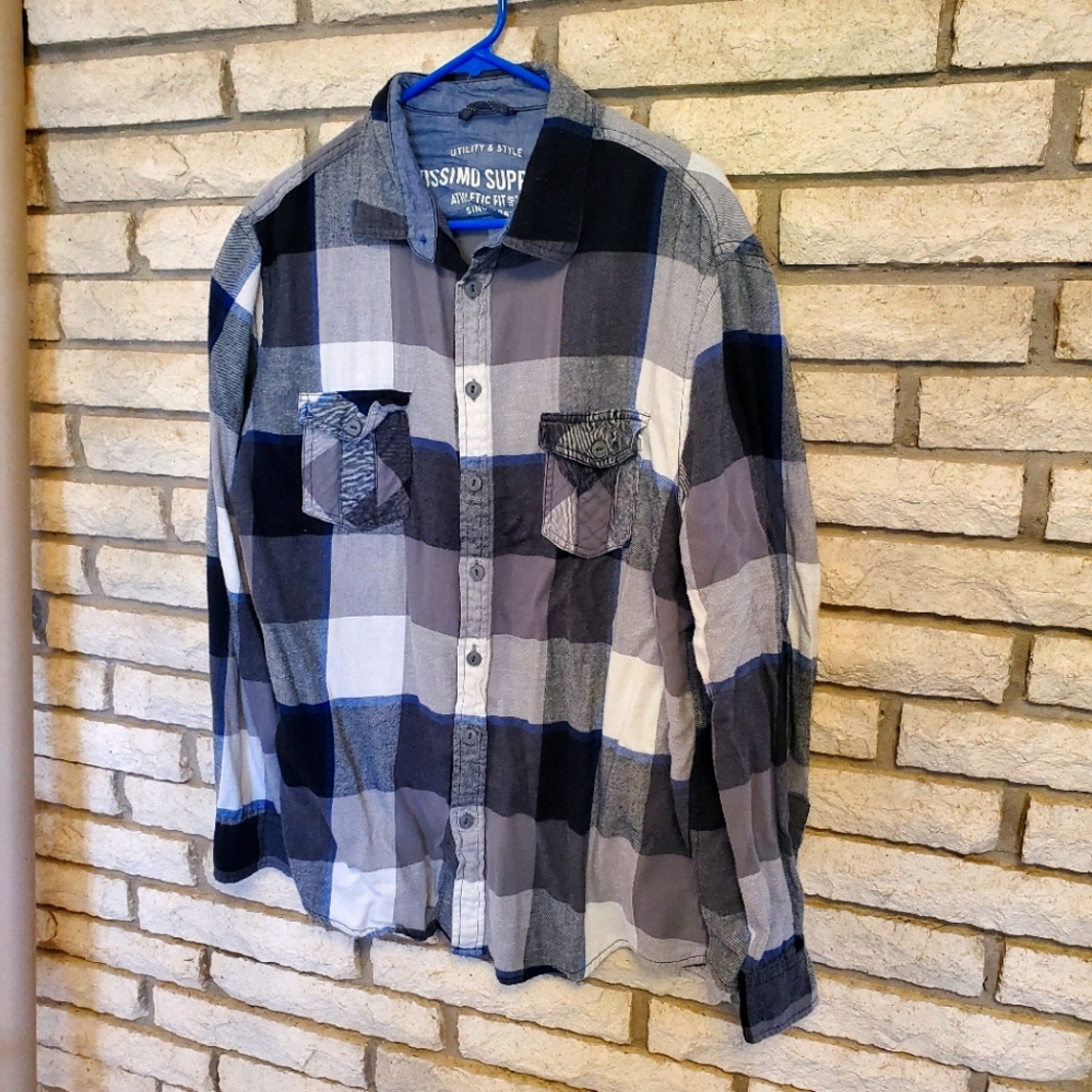 Men's plaid button up
